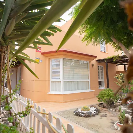 Bonita Con Piscina Privada Ferienhaus Corralejo